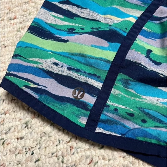 Lululemon shorts. Size 6. Dot confirmed. Lined. Summer. Gym. Workout. - Picture 6 of 6